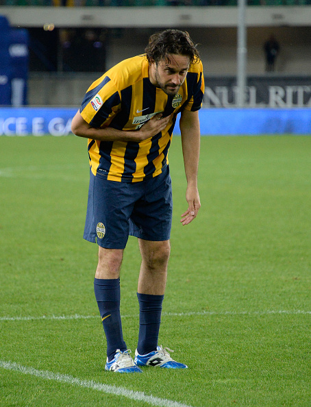 VERONA, ITALY - MAY 08: Luca Toni of Hellas Verona Greets and thanks fans after his last match after the Serie A match between Hellas Verona FC and Juventus FC at Stadio Marc'Antonio Bentegodi on May 8, 2016 in Verona, Italy. (Photo by Dino Panato/Getty Images)